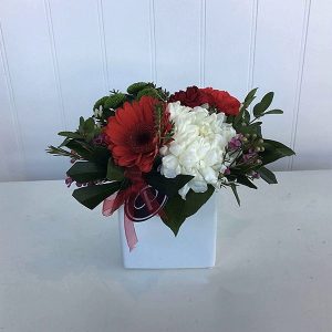 PP001 Posy Arrangement White & Red
