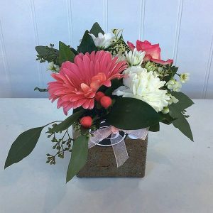 PP008 Posy Pink & White Arrangement