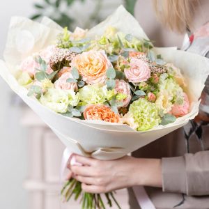 BQ036 Bouquet Lisianthus Carnation Rose